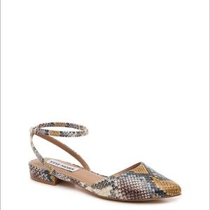 Steve Madden Leamm Flats
